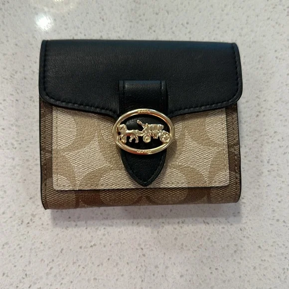 Coach Georgie Handbag and matching wallet!! - Picture 11 of 15